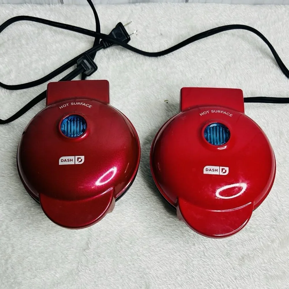 Dash Gingerbread Man Mini Waffle Maker Red Non-Stick 4